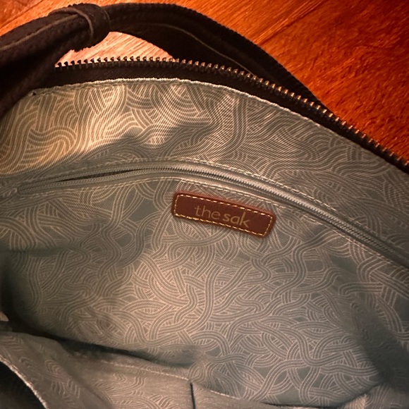 The Sak crossbody purse, 9”x10”x2” , black mint condition, leather - Picture 4 of 5